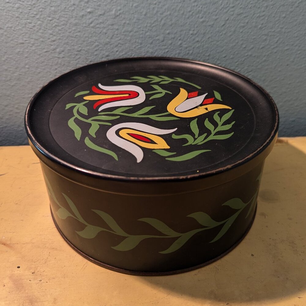 Vintage Tole painted Guildcraft tin